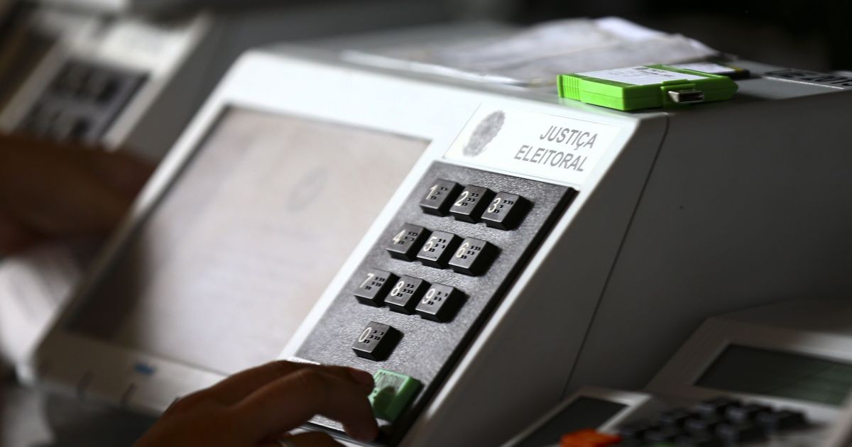 Teste de integridade vai conferir funcionamento das urnas neste domingo (4)