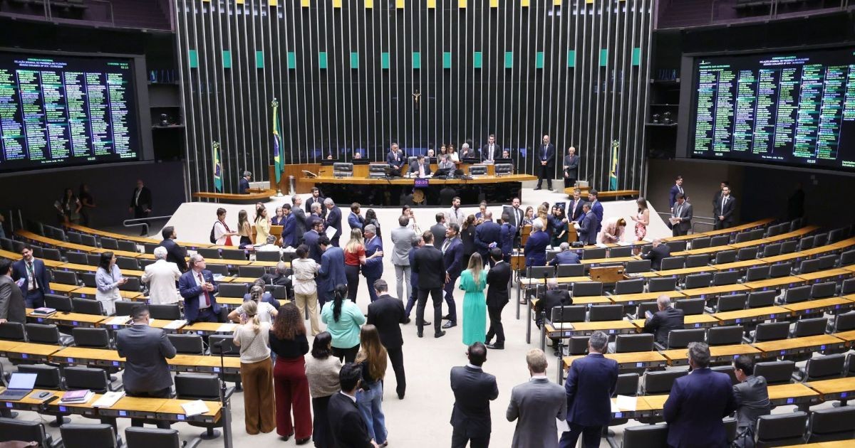 Corrida à Câmara tem a menor média de partidos por estados em oito anos