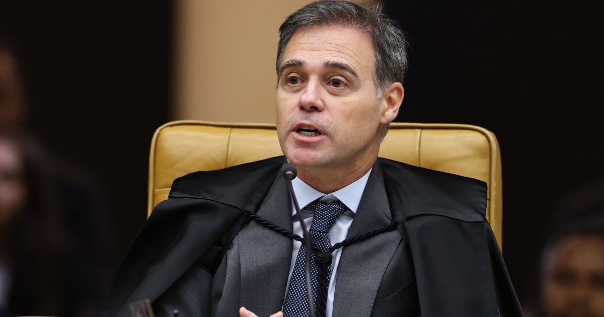 Ministro do STF André Mendonça vota em Brasília