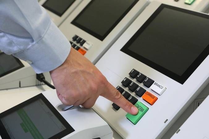 Urnas do DF passam pela primeira vez por teste de integridade no TSE