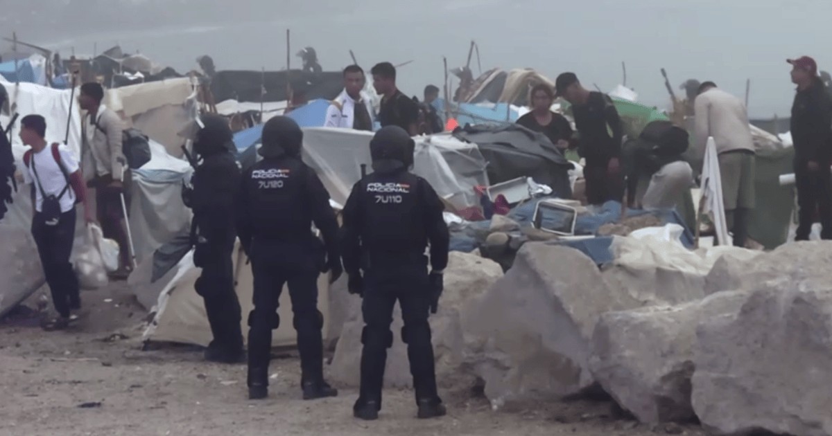 Polícia desmonta acampamento de migrantes em Ceuta antes de visita real