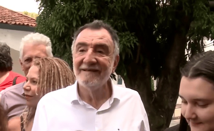 Eleições 2026: Patrus Ananias vota em Belo Horizonte