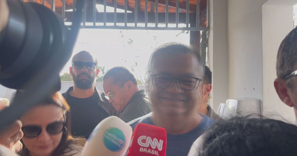 Flávio Dino, ministro do Supremo Tribunal Federal, vota no Maranhão