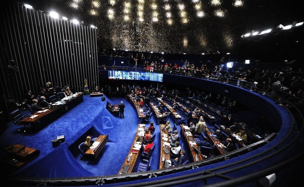 PL conquista as duas vagas ao Senado em quatro estados e no DF