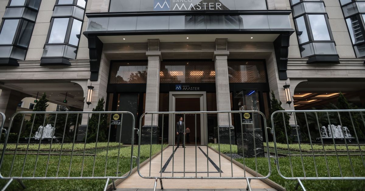 Maioria de políticos citados no caso Master saem vitoriosos nas eleições
