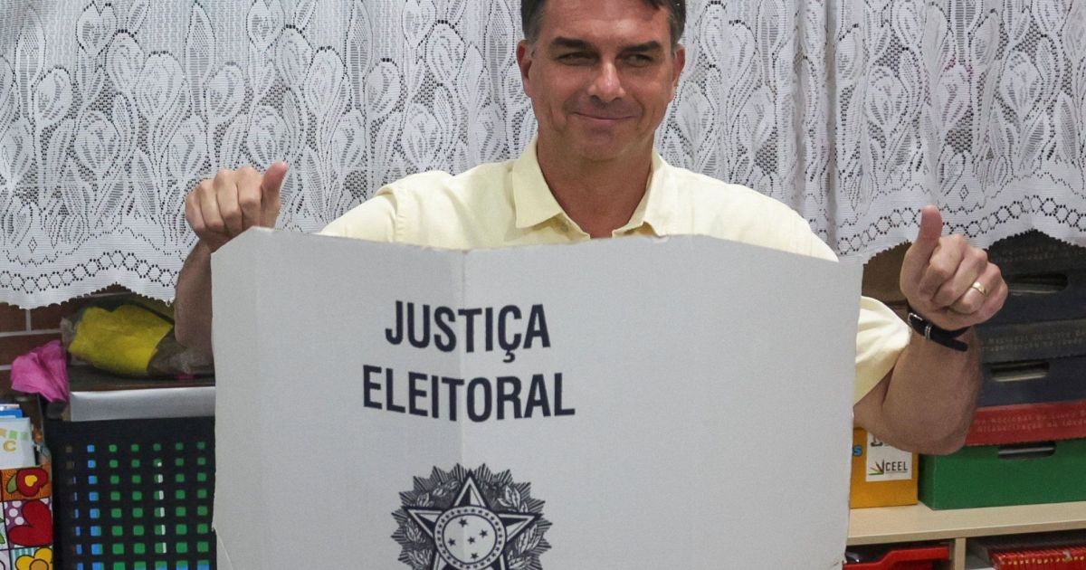 No estado que sempre acerta presidente, Flávio vence Lula em MG no 1º turno