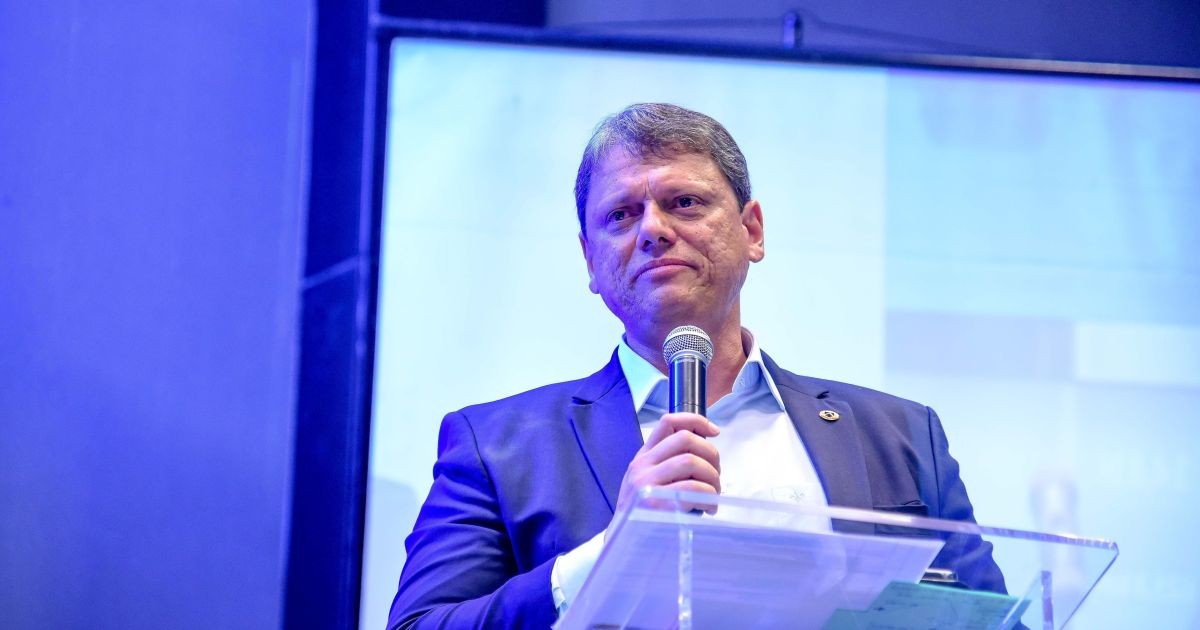 “SP vai ser decisivo para eleger Flávio no 2º turno”, diz Tarcísio