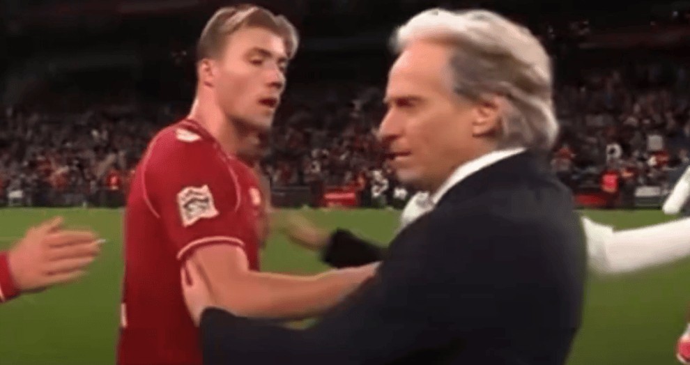 Atacante explica empurrão em Jesus e revela torcida por Cristiano Ronaldo