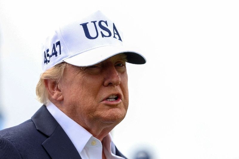 Aprovação de Trump permanece no pior nível da carreira, mostra pesquisa