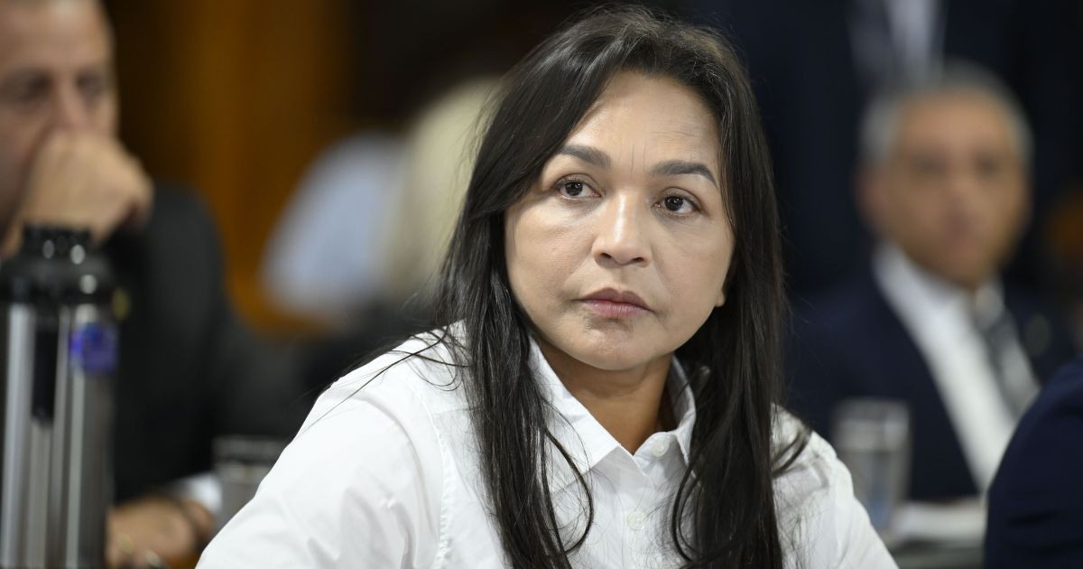 Após trocar PSD pelo PT, Eliziane Gama não é reeleita ao Senado