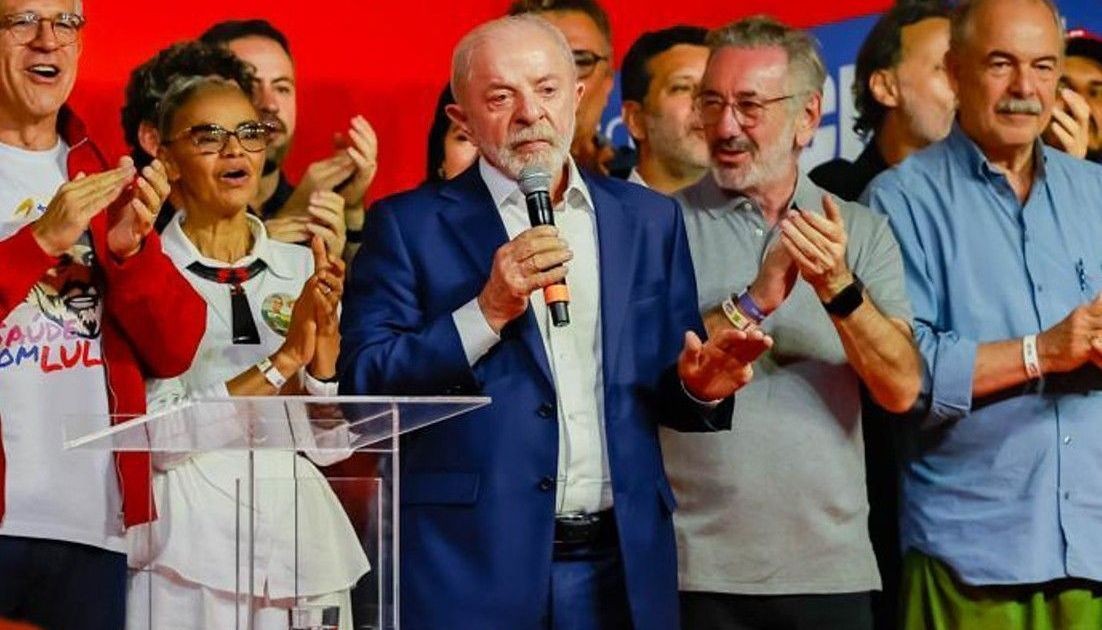 Lula diz carregar nas costas “promiscuidade que ficou estabelecida” no STF
