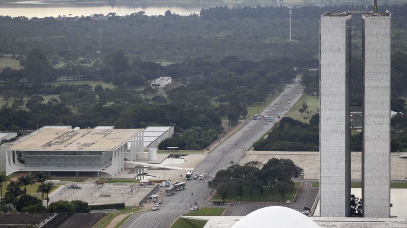 Especialista: Resultado das urnas determinará relação Executivo-Congresso