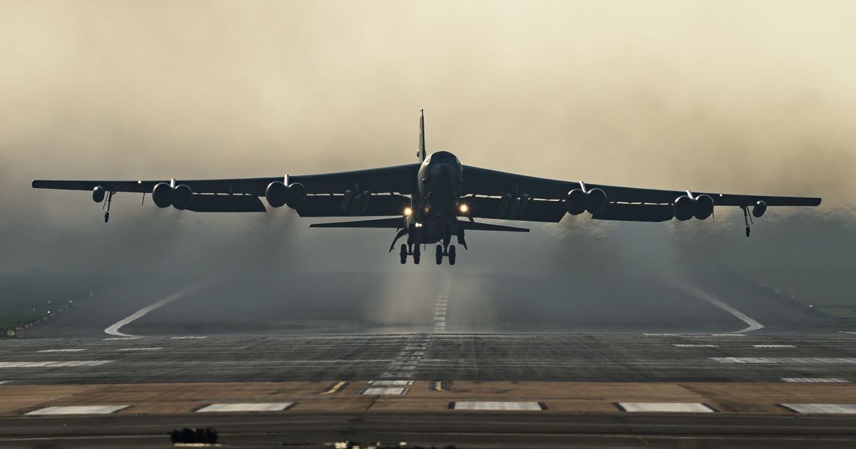 Reino Unido prende 7º suspeito de plano contra base militar dos EUA