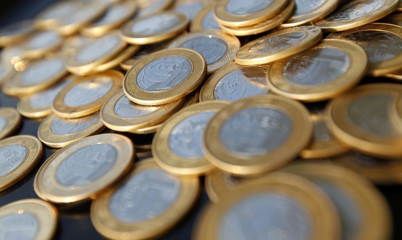 Taxas dos DIs voltam a ceder sob influência da eleição e dos Treasuries