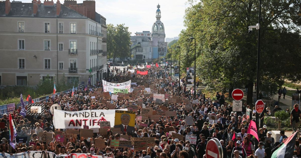 Protestos na França reúnem 450 mil pessoas, segundo organizadores