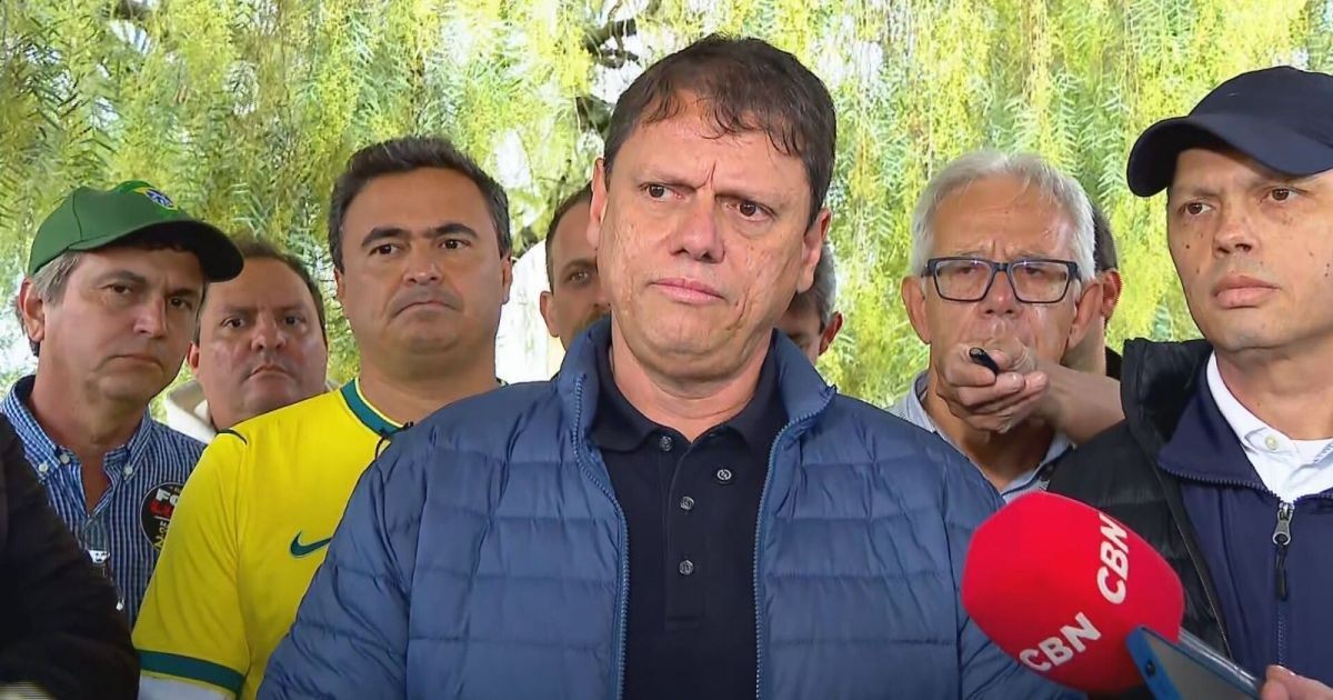 Tarcísio organiza agendas com Flávio em SP para largada do 2º turno