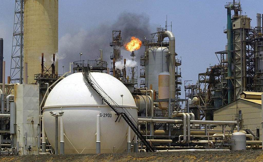 Segunda maior refinaria da Venezuela é paralisada após incêndio