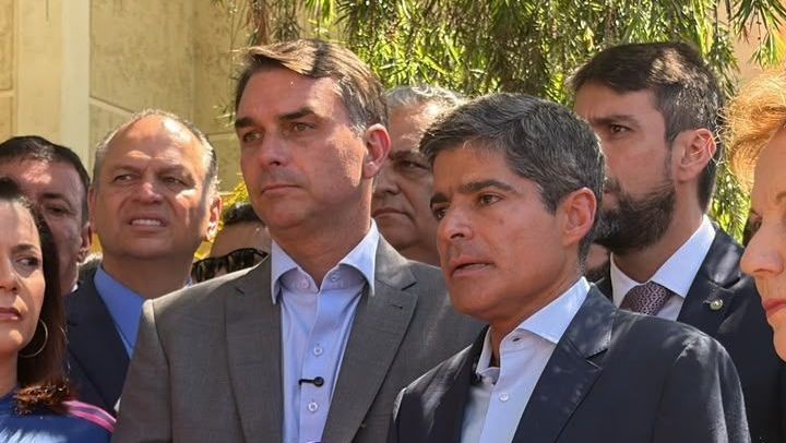 ACM Neto anuncia apoio a Flávio e diz que vai mobilizar grupo na Bahia