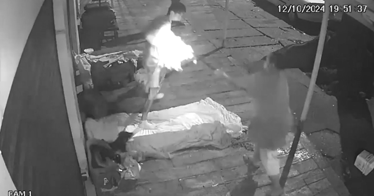 Soldado é denunciado por incendiar homem em situação de rua no RJ