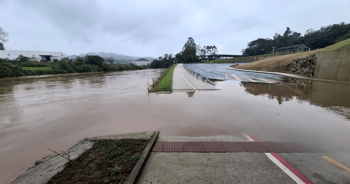 Santa Catarina construirá barragem para conter cheias no estado