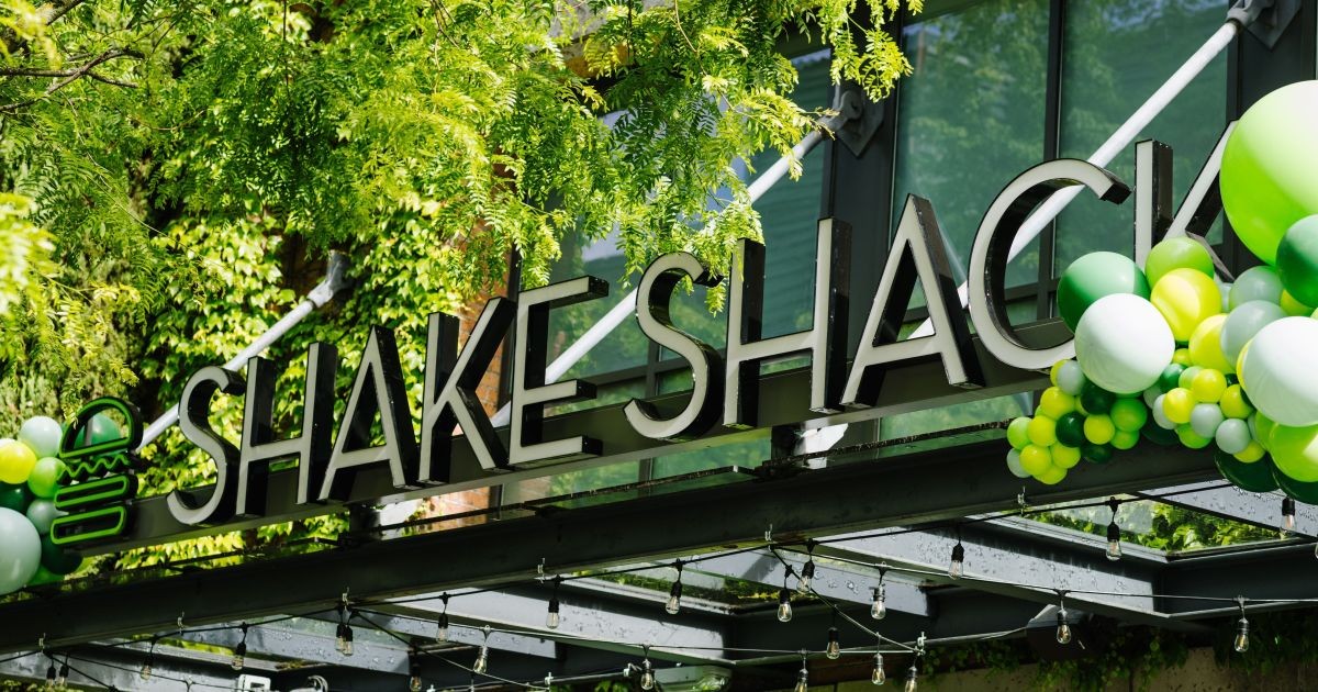Shake Shack chegará ao Brasil em 2027 e prevê 40 unidades