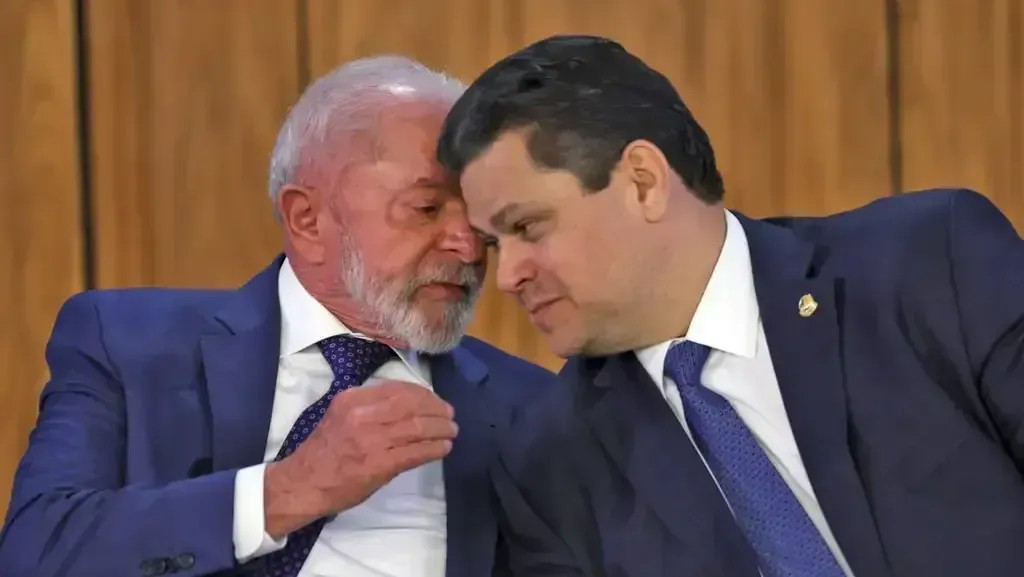 Oposição tenta adiar votação da 6×1 no Senado; governo tenta acelerar