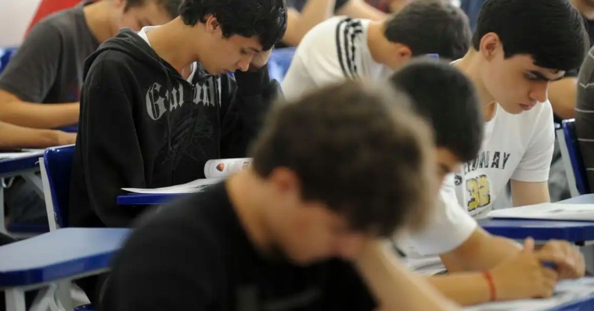 Um mês para o Enem: veja o que priorizar na reta final para a prova