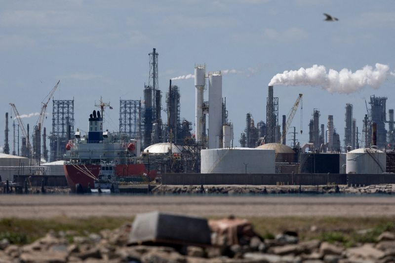 Preços do petróleo caem após Trump sinalizar interrupção de ataques ao Irã