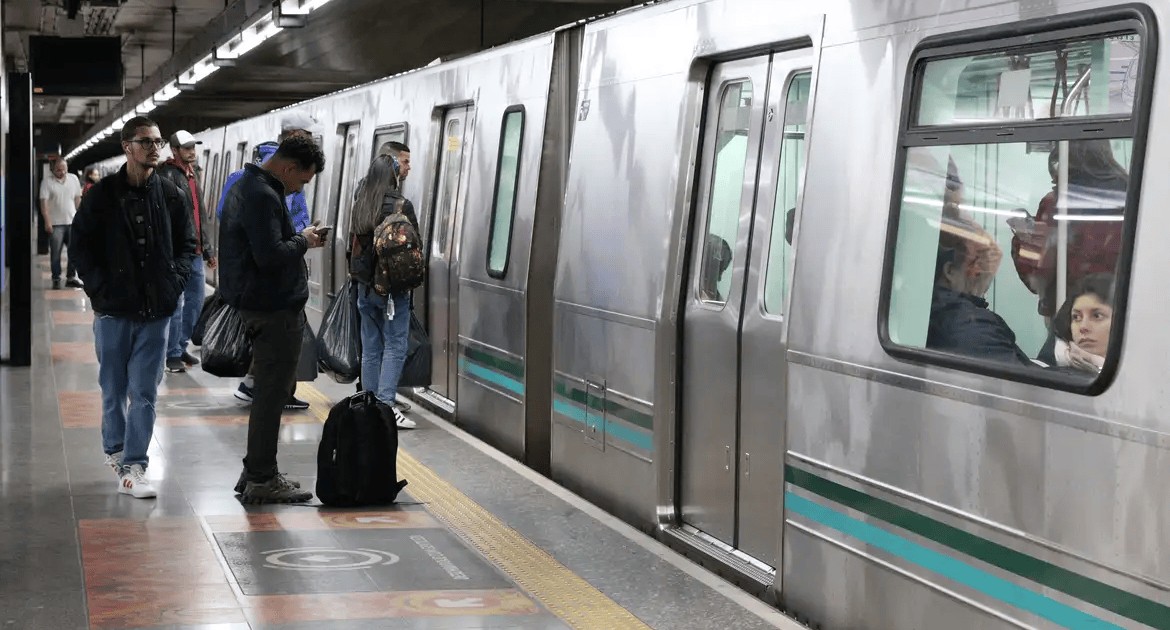Feriado de 12 de outubro altera funcionamento de serviços em SP; confira