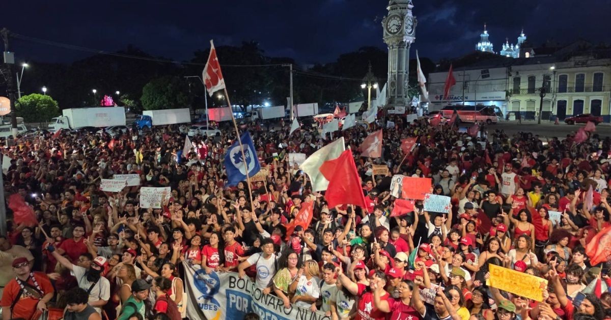 Estudantes entram em terceiro dia de atos pró-Lula em ao menos 8 estados