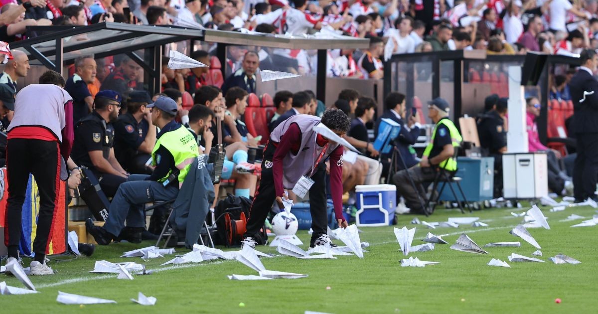 Rayo Vallecano x Athletic Bilbao: jogo suspenso por protestos de torcedores