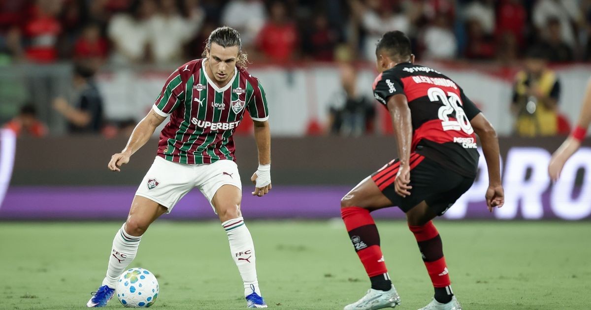 Flamengo e Fluminense duelam pelo Brasileiro de olho na Libertadores