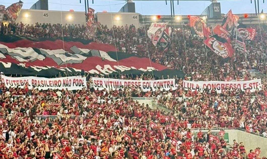 Torcida do Flamengo protesta contra Lula, Congresso, STF e fim das bets