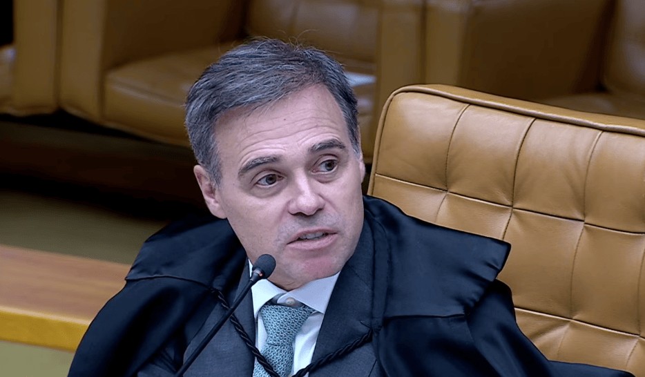 Mendonça determina que CUT apague postagens com críticas a Flávio Bolsonaro