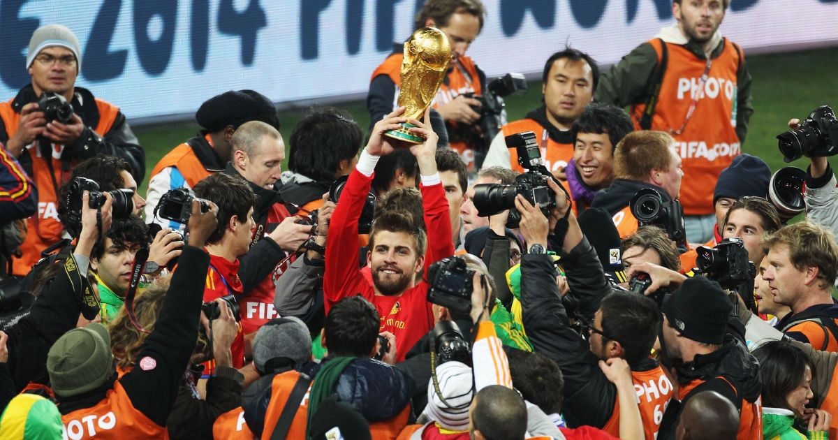 Piqué defende presença de estrangeiros no futebol: “Sobem o nível”
