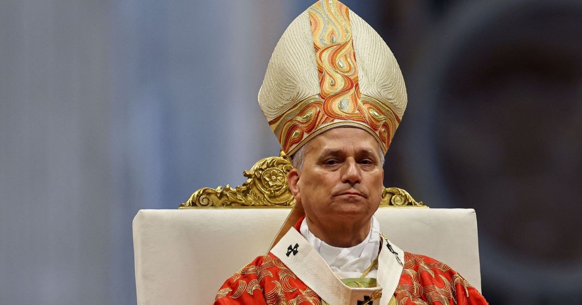 Papa Leão XIV vai passar por cirurgia na manhã de terça-feira, diz Vaticano