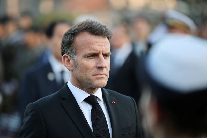 Violência nos protestos estudantis na França é inaceitável, diz Macron