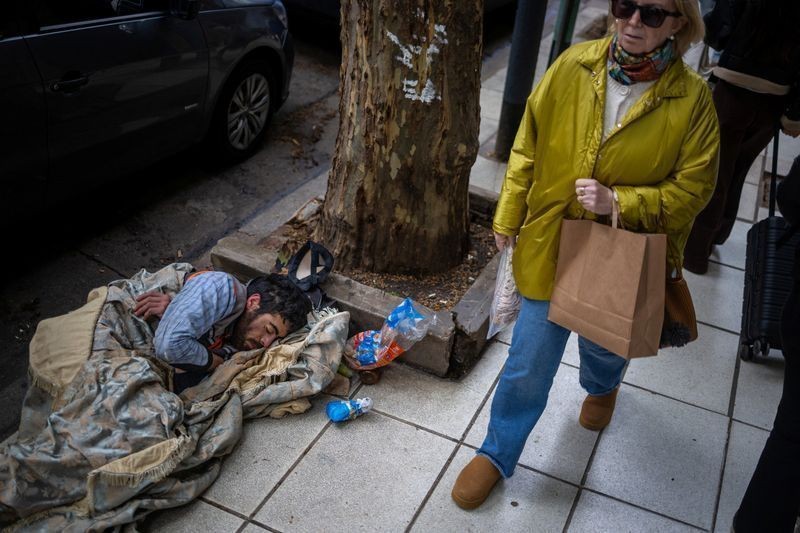 Economia da Argentina deve se recuperar lentamente em 2027, dizem analistas