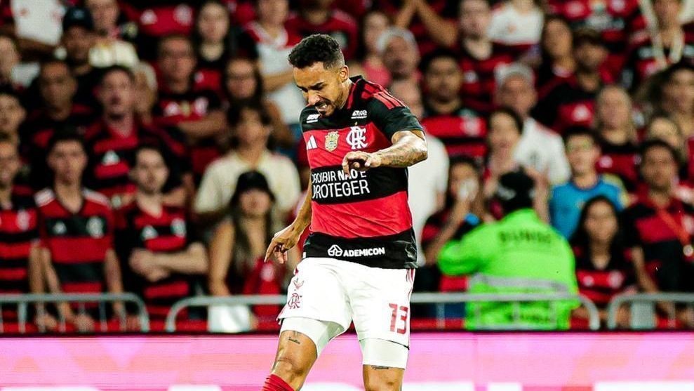 Flamengo critica arbitragem após fratura de Danilo: “Conivência”
