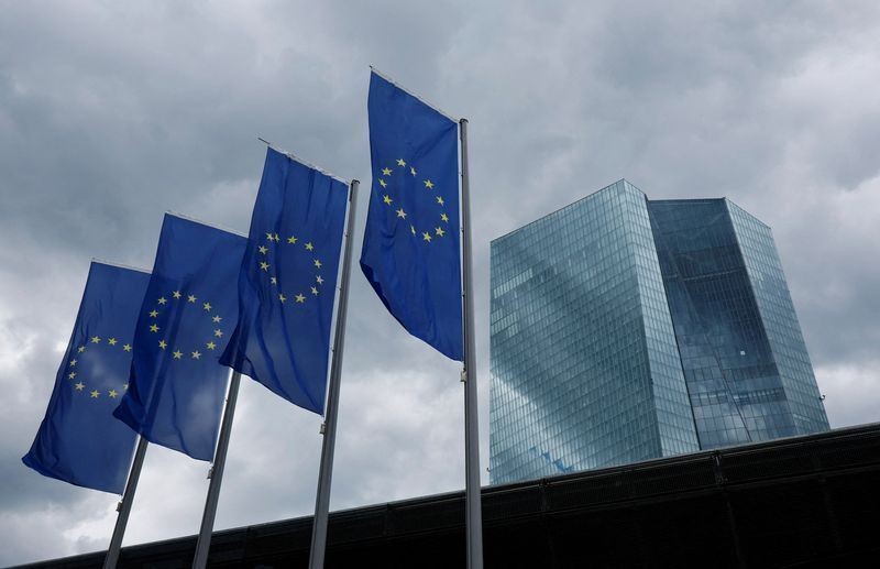 UE estuda imposto sobre lucros extraordinários de petróleo e gás