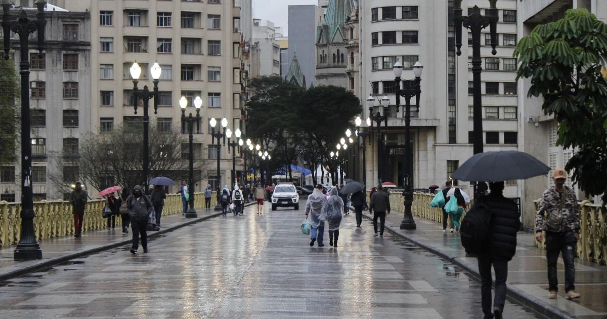 Defesa Civil renova alerta para chuvas fortes em São Paulo até quinta (15)