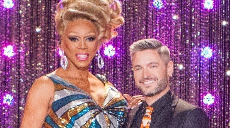 Ex-jurado de “RuPaul’s Drag Race” morre atropelado aos 46 anos, diz site