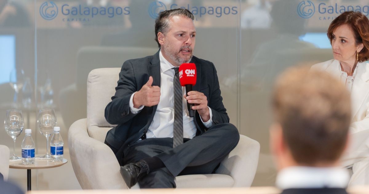 Análise WW: Poderes à direita facilitam possível governo Flávio
