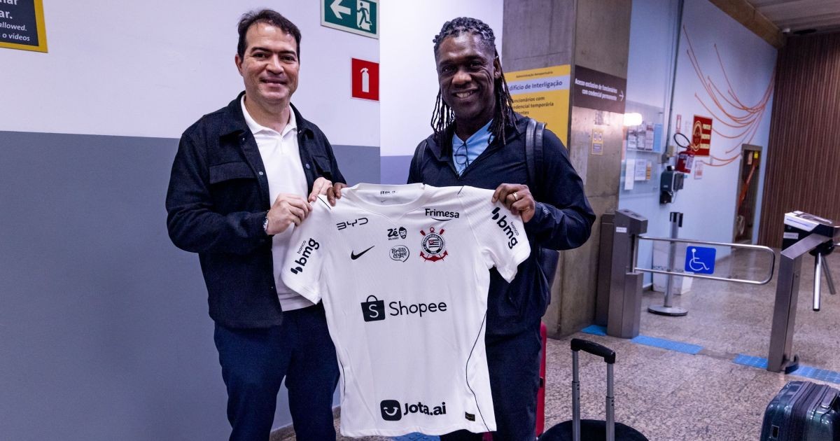 Veja como foi a coletiva de apresentação de Seedorf no Corinthians