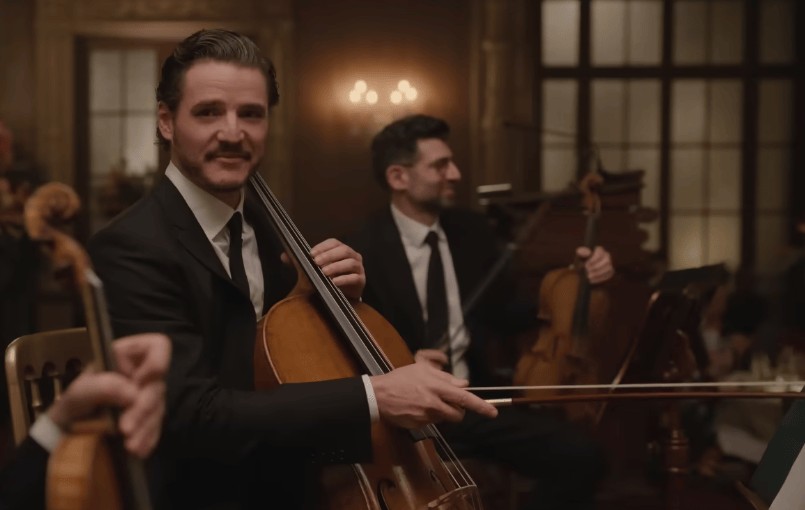 Pedro Pascal diz que aprender violoncelo para filme foi seu maior desafio
