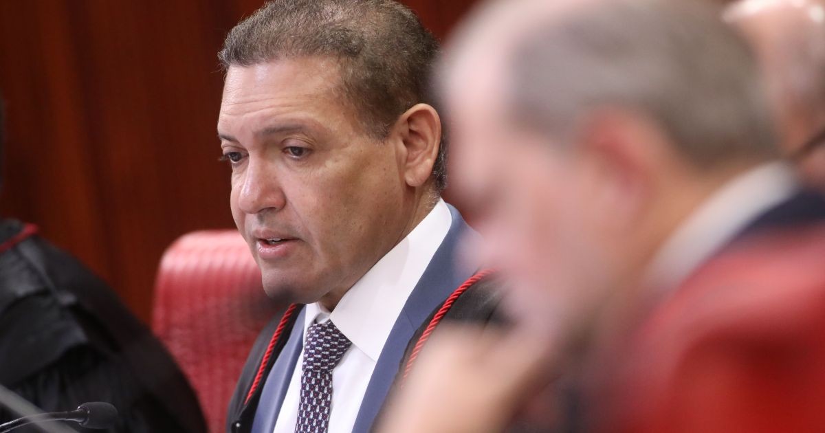 Nunes Marques manda restabelecer canal “Exército do Lula” no WhatsApp