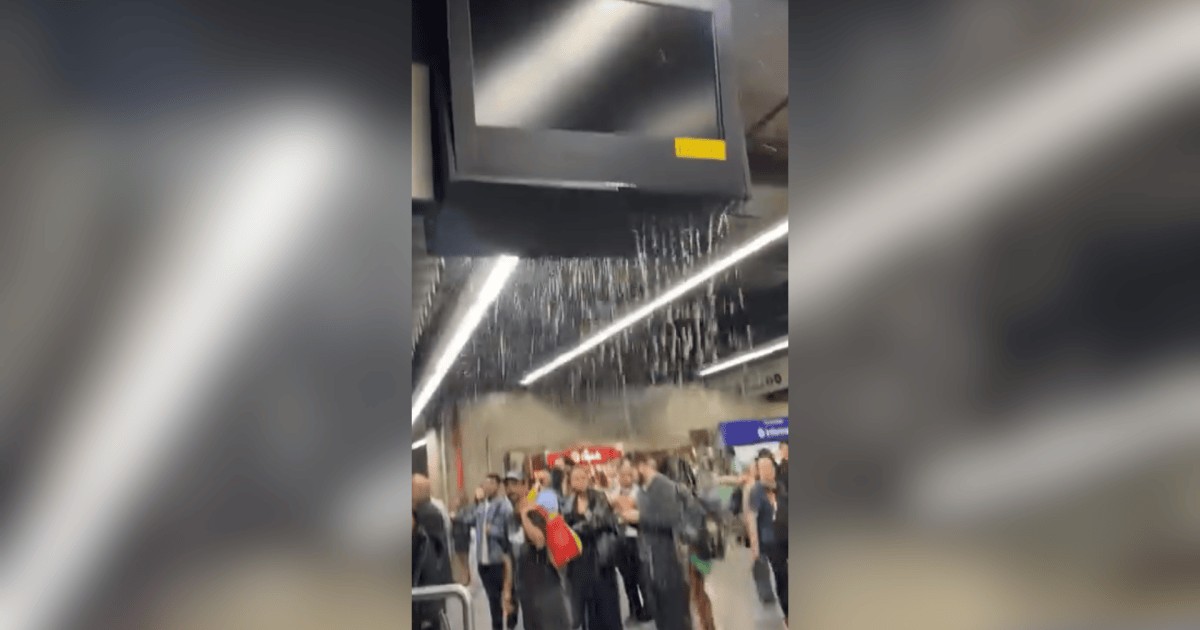 Chuva em SP causa alagamento nas estações Liberdade e Paraíso do Metrô