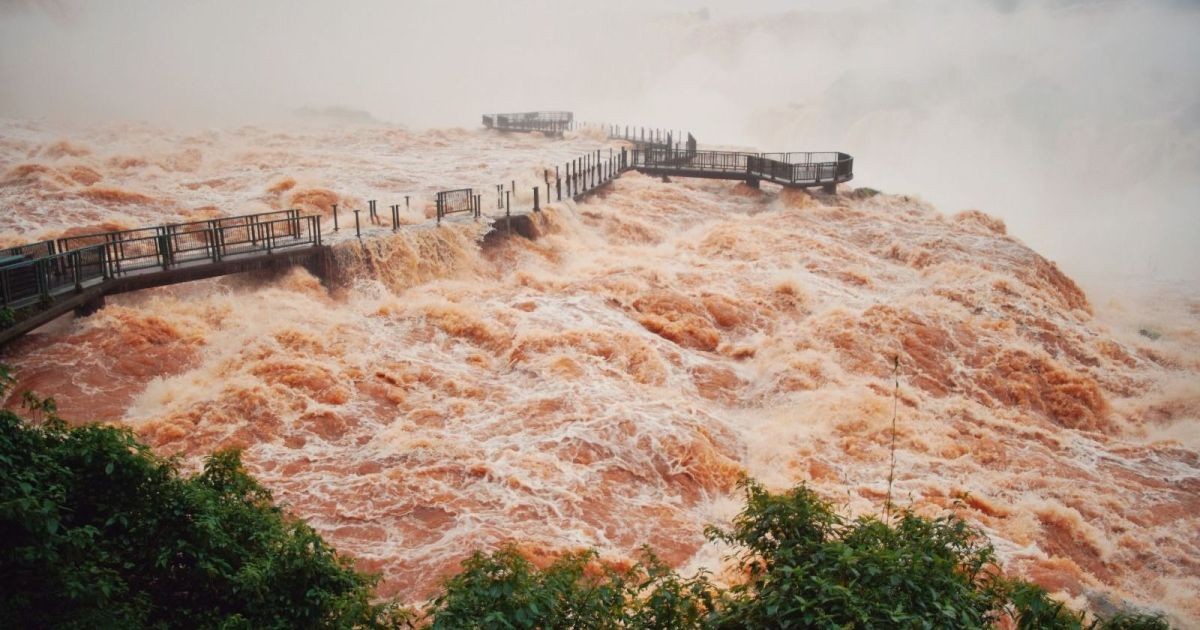 Cataratas do Iguaçu registram vazão dez vezes maior que a média histórica