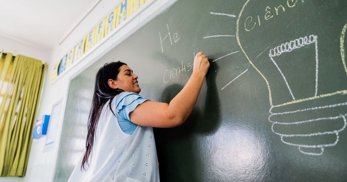 Instituto lança campanha de valorização aos profissionais da educação