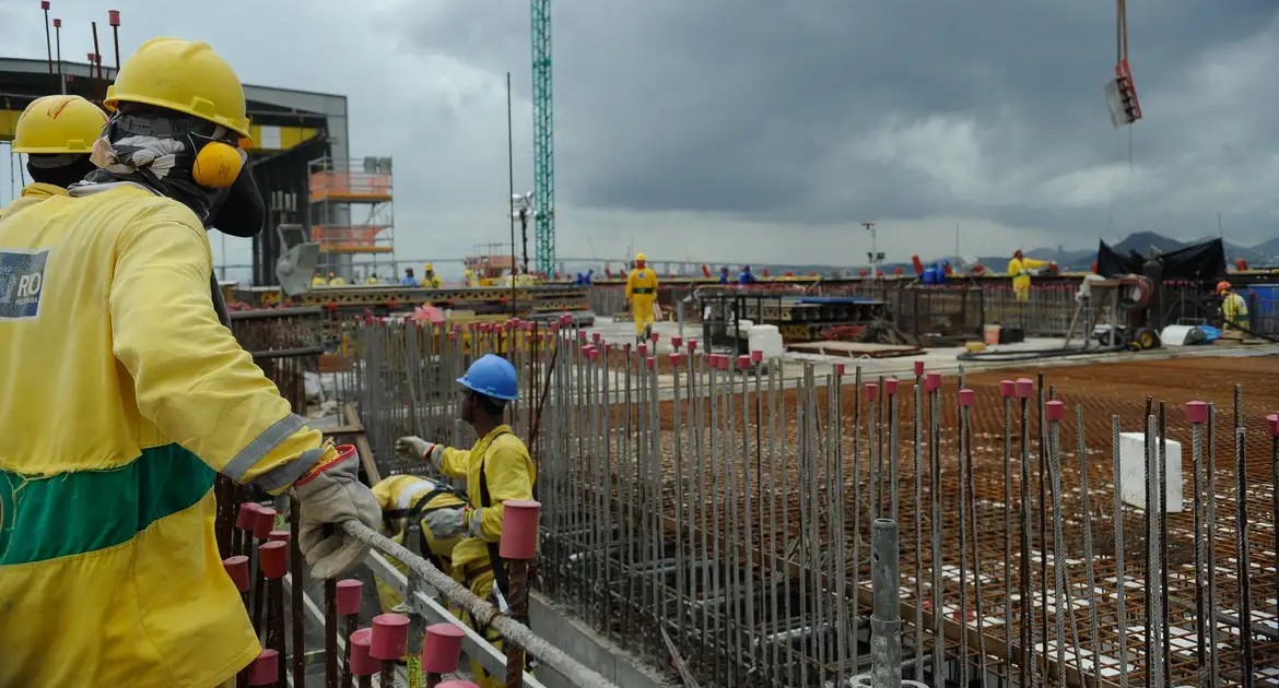 Construtoras devem necessitar 288 mil operários a mais após fim da 6×1